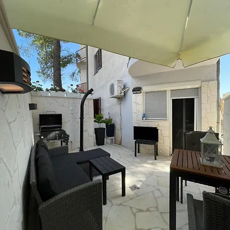 Seaesta Holiday- Modern Okrug Gornji